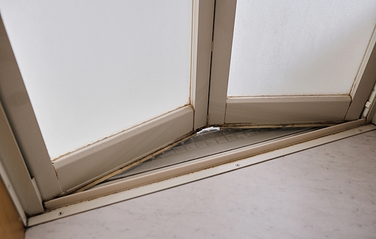 浴室ドアの寿命はどのくらい？交換の目安