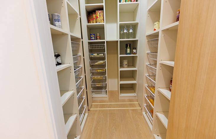 パントリーで収納力アップ