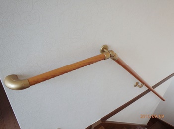 階段　リフォーム　手すり　埼玉　春日部　hanahouse　バリアフリー　シニア