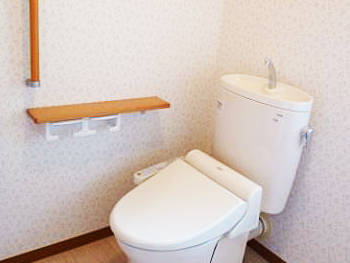 洋式のトイレになり、転倒の心配がなくなりました。ありがとうございました。
