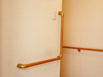 立ったり、座ったりが大変な場所が、ちょっとのリフォームで居心地激変！