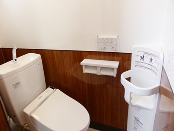 デザイン性を残しながらも、掃除が楽なトイレに！