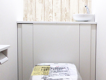 背面収納のお洒落なトイレに生まれ変わりました！